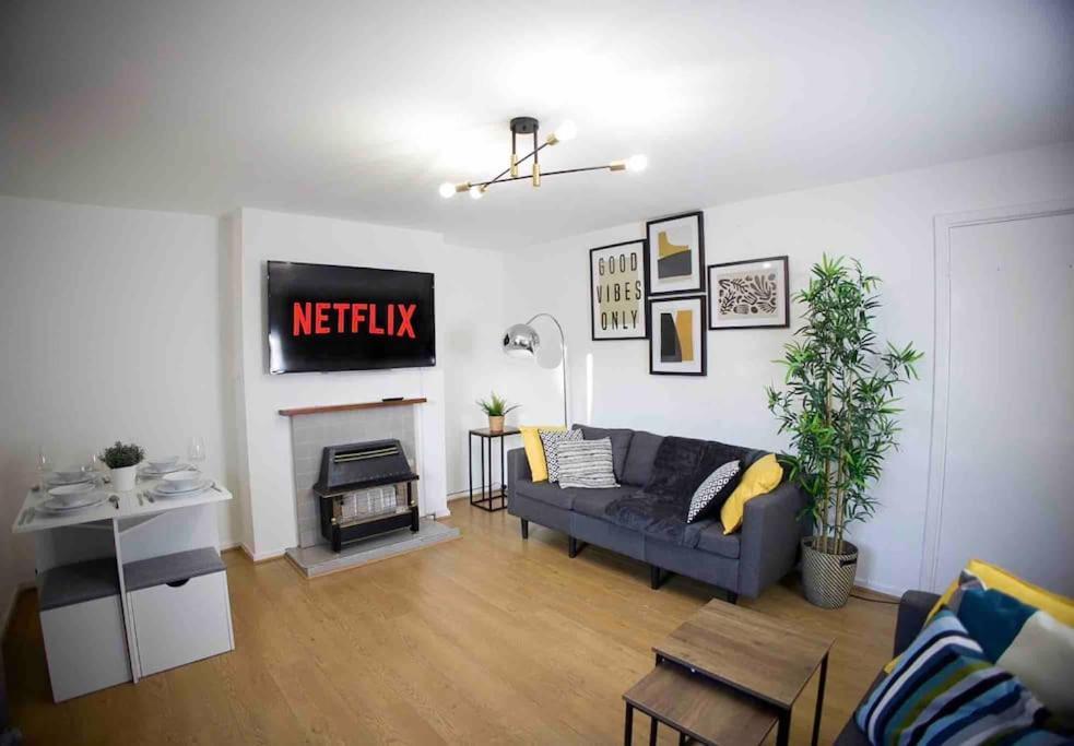 2 Bed Flat With Easy Access To Excel, Central London, City Airport, O2 Apartament