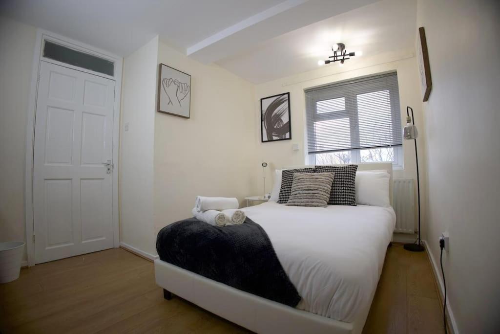 2 Bed Flat With Easy Access To Excel, Central London, City Airport, O2 Apartament